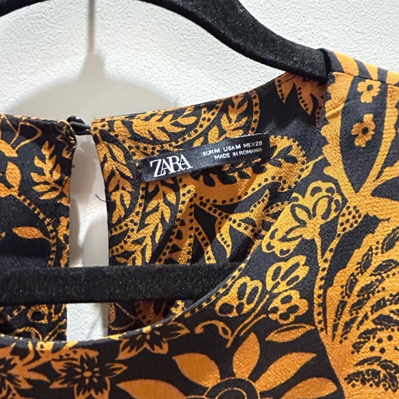 Zara dress black and gold - Picture 2 of 2